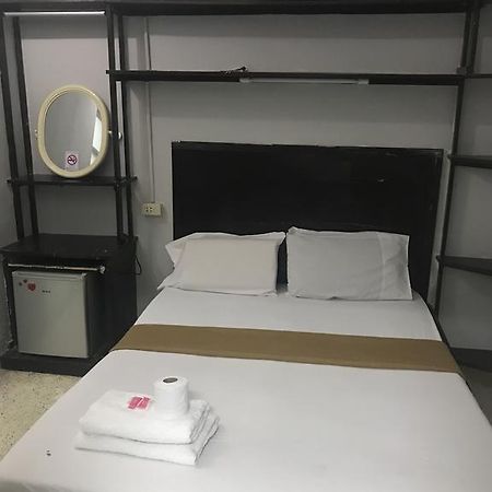 פאטאיה Scandalic Bar And Guest House מראה חיצוני תמונה