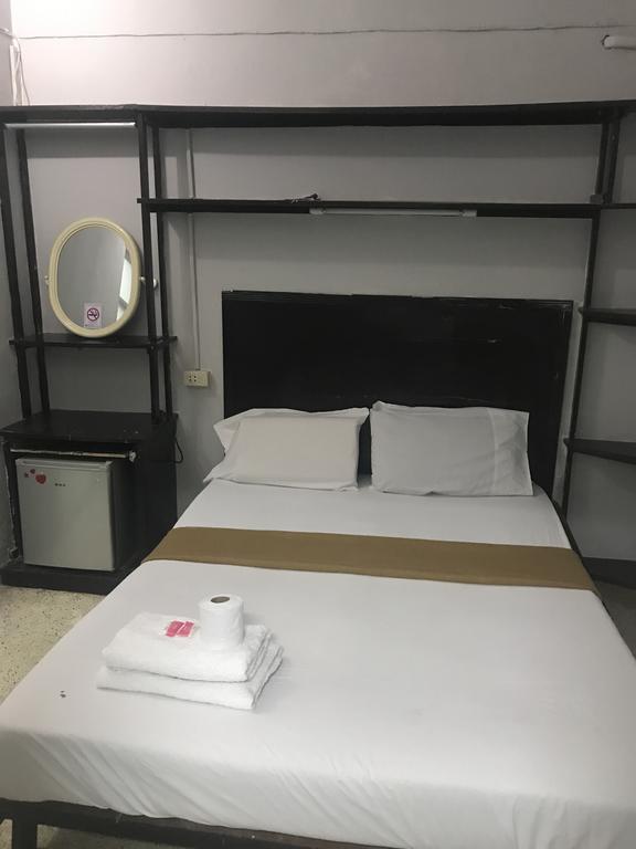 פאטאיה Scandalic Bar And Guest House מראה חיצוני תמונה